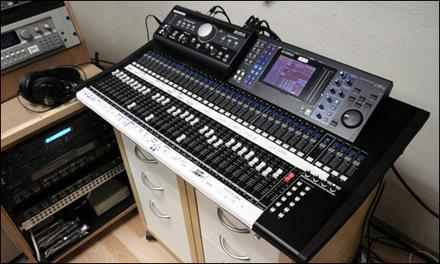 Yamaha MOTIF XS8 88-Key Music Synth Workstation