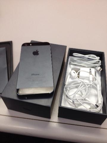 Offering brand new unlocked Apple iphone 5/Samsung galaxy