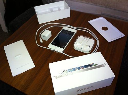 FOR SALE: Apple iPhone 5 / Samsung Galaxy S III