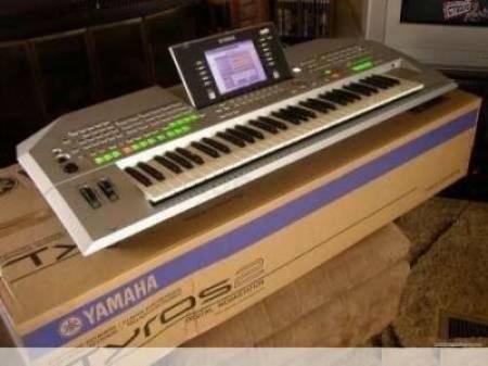 FOR SALE : korg pa2xpro 76-key arranger keyboard………..$800USD