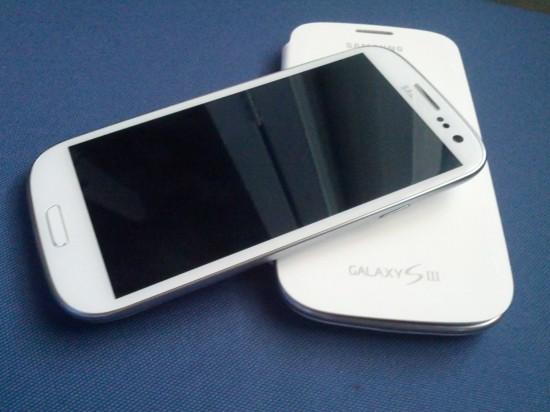 Samsung Galaxy i9300 S III