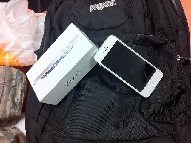 WTS New Release: Apple iPhone 5 IOS 6 64GB @ $ 600USD