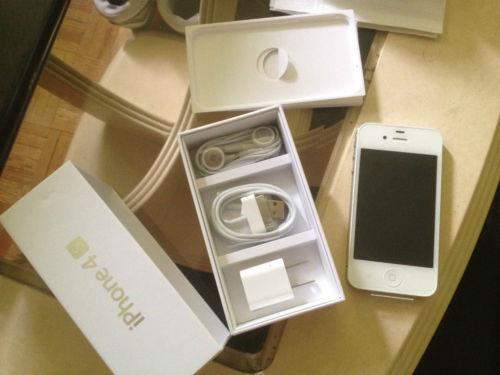 FS: Apple iPhone 4S 64GB/Apple iPad 3 64GB + WiFi 4G.$350