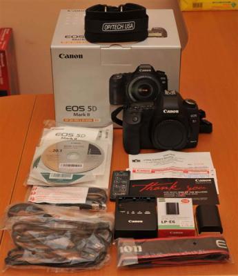 Selling:Canon 5D Mark II,Nikon D7000,Nikon D700,Nikon D3200,Canon EOS 7D,Nikon D800