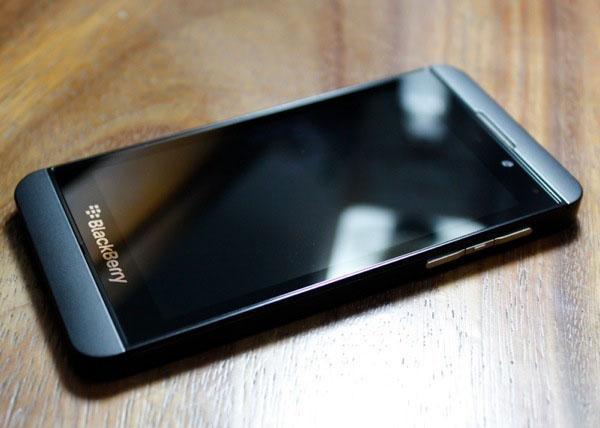 ON SALE::BRAND NEW BLACKBERRY Z10 UNLOCKED{skype::benny.steve01)