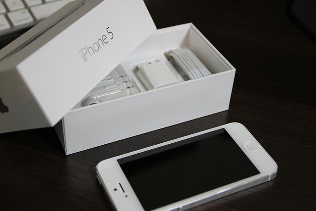 Apple New iPhone 5 16GB (White) - Unlocked