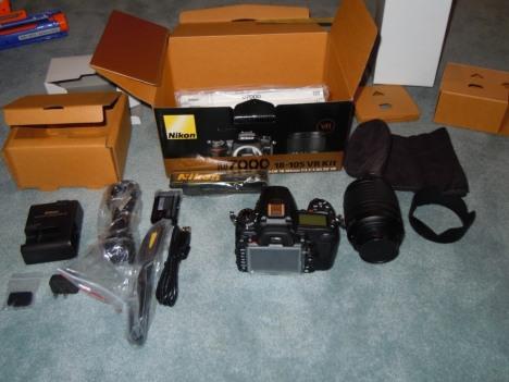 FOR SALE Nikon D7000 Digital SLR Camera with Nikon AF-S DX 18-105mm lens $850USD