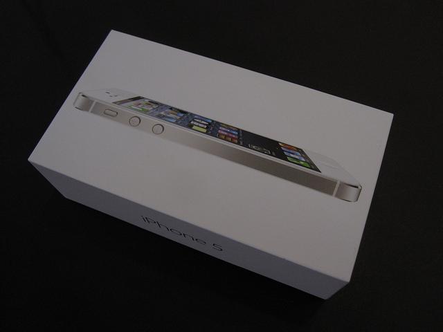 WTS New Release: Apple iPhone 5 IOS 6 64GB @ $ 600USD