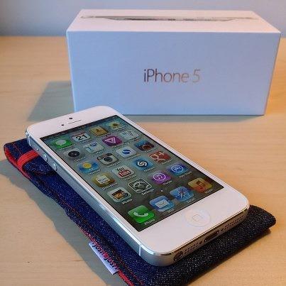 Selling Apple iPhone 5 64GB, galaxy s4, blackberry z10,bb porsche